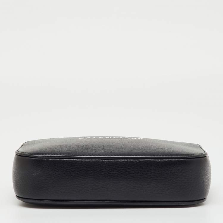 Pre Owned Balenciaga Black Leather Small Everyday Camera Crossbody Bag