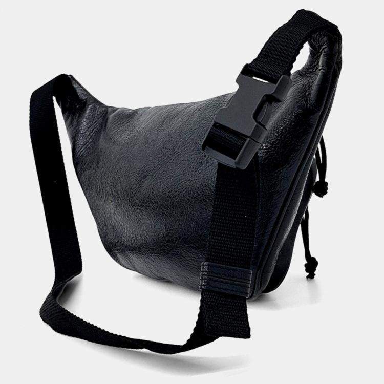مملوكة مسبقًا Balenciaga Black Leather logo belt bag
