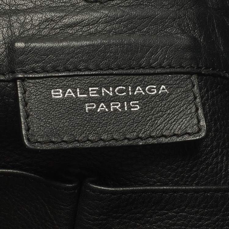 مملوكة مسبقًا Balenciaga Papier Drop Black Leather Bucket Bag