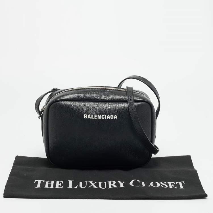 Pre Owned Balenciaga Everyday Black Leather Camera Shoulder Bag