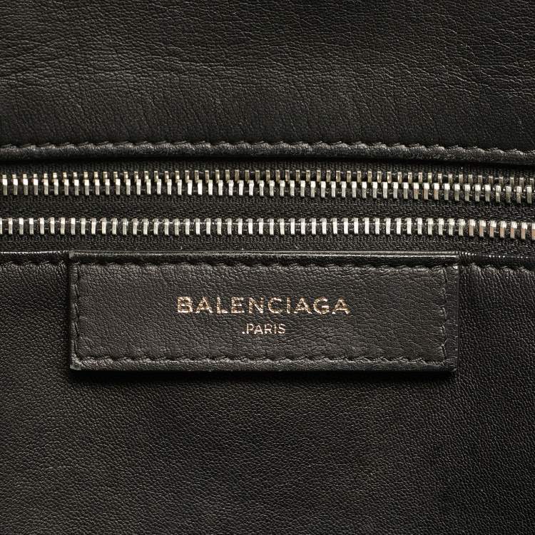 Pre Owned حقيبة توتس بالنسياغا بازار متوسطة جلد سوداء