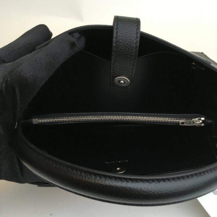 مملوكة مسبقًا Balenciaga Small East West Hourglass