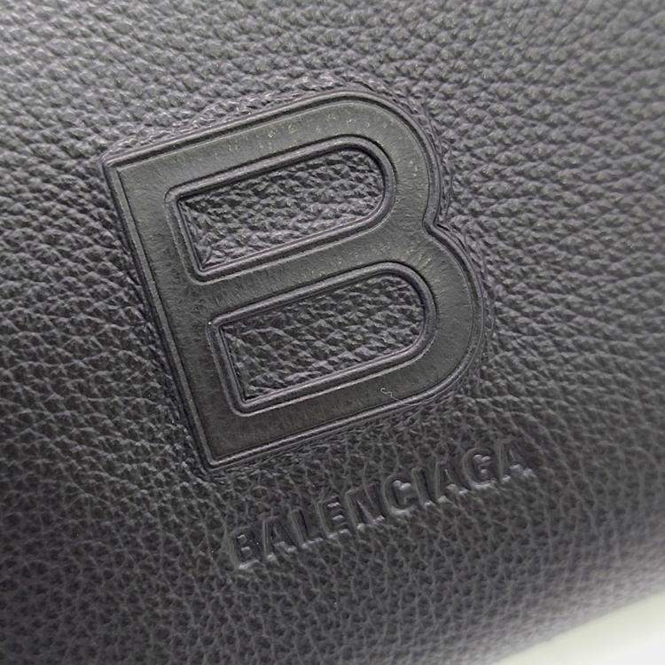 Pre Owned Balenciaga Black Leather clutch