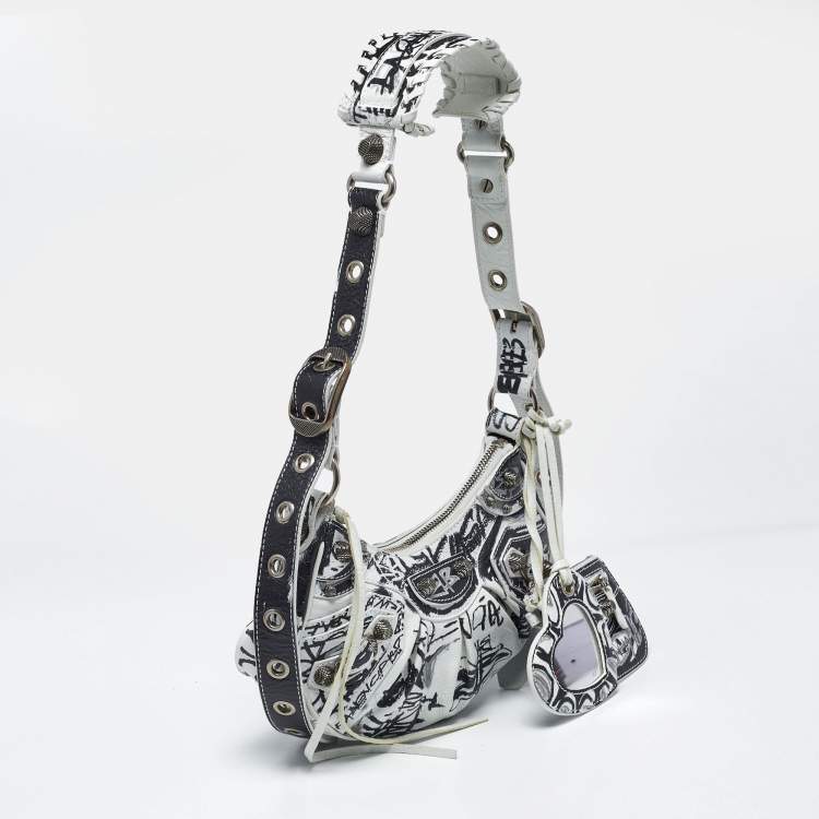 Pre Owned Balenciaga Graffiti Le Cagole XS White Leather Shoulder Bag