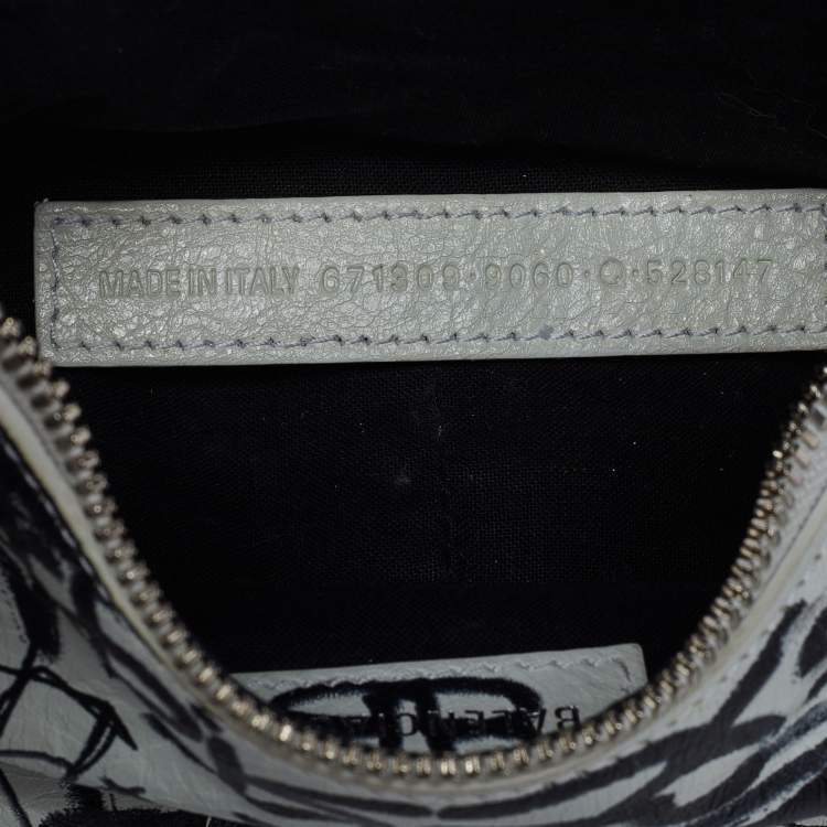 Pre Owned Balenciaga Graffiti Le Cagole XS White Leather Shoulder Bag