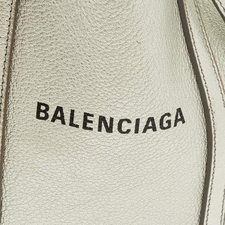 مملوكة مسبقًا Balenciaga Everyday XXS Silver Leather Tote