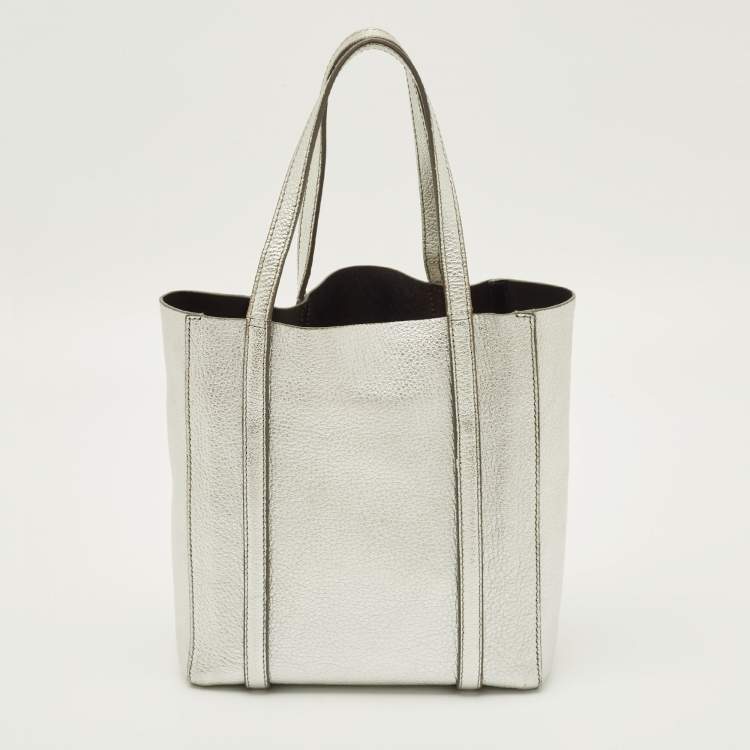 مملوكة مسبقًا Balenciaga Everyday XXS Silver Leather Tote