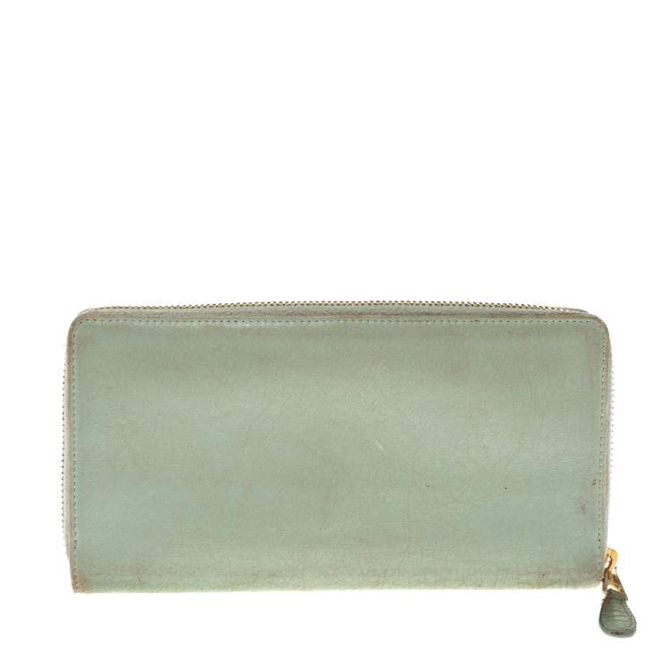 مملوكة مسبقًا Balenciaga Vert D'eau Leather City Zip Around Wallet