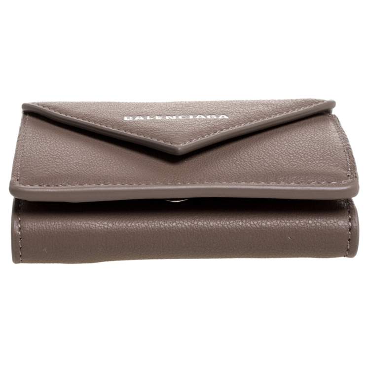 مملوكة مسبقًا Balenciaga Dark Beige Leather Mini Papier Wallet