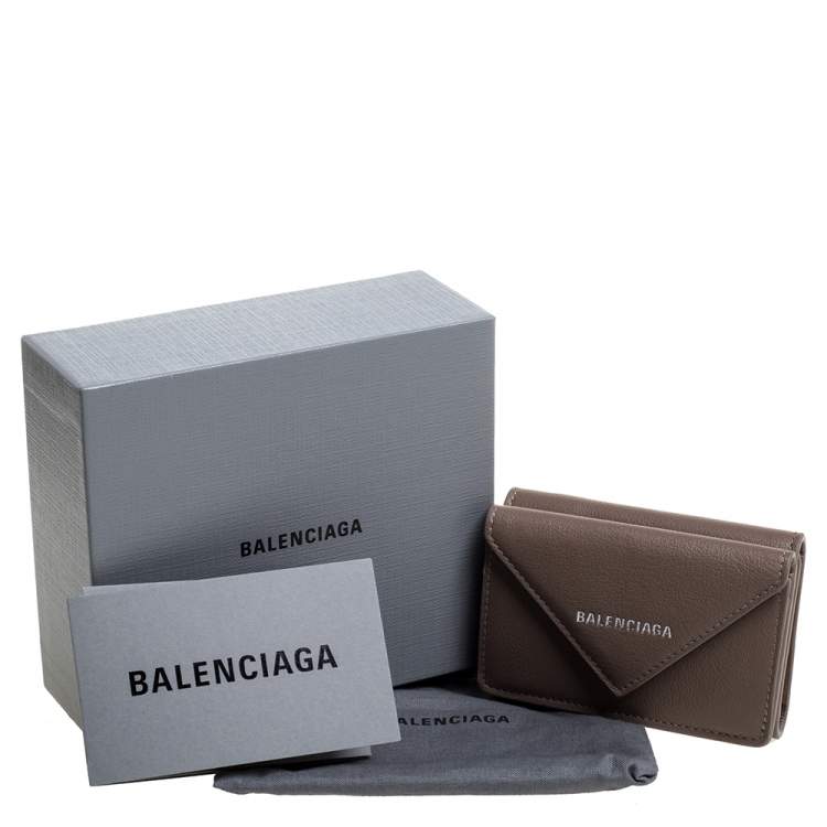 مملوكة مسبقًا Balenciaga Dark Beige Leather Mini Papier Wallet
