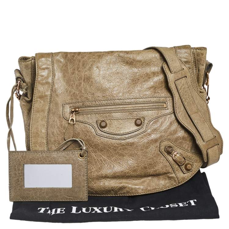 Pre Owned Balenciaga Dolma Leather RGH Folk Messenger Bag
