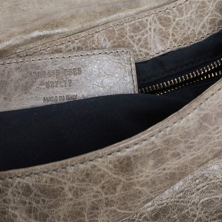 Pre Owned Balenciaga Dolma Leather RGH Folk Messenger Bag