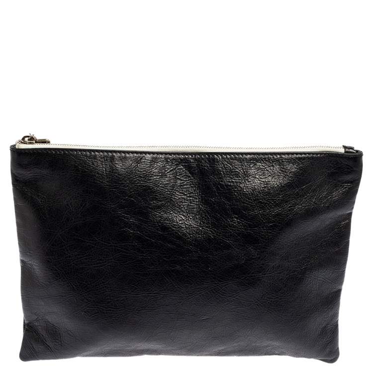 مملوكة مسبقًا Balenciaga Black Leather Clutch 