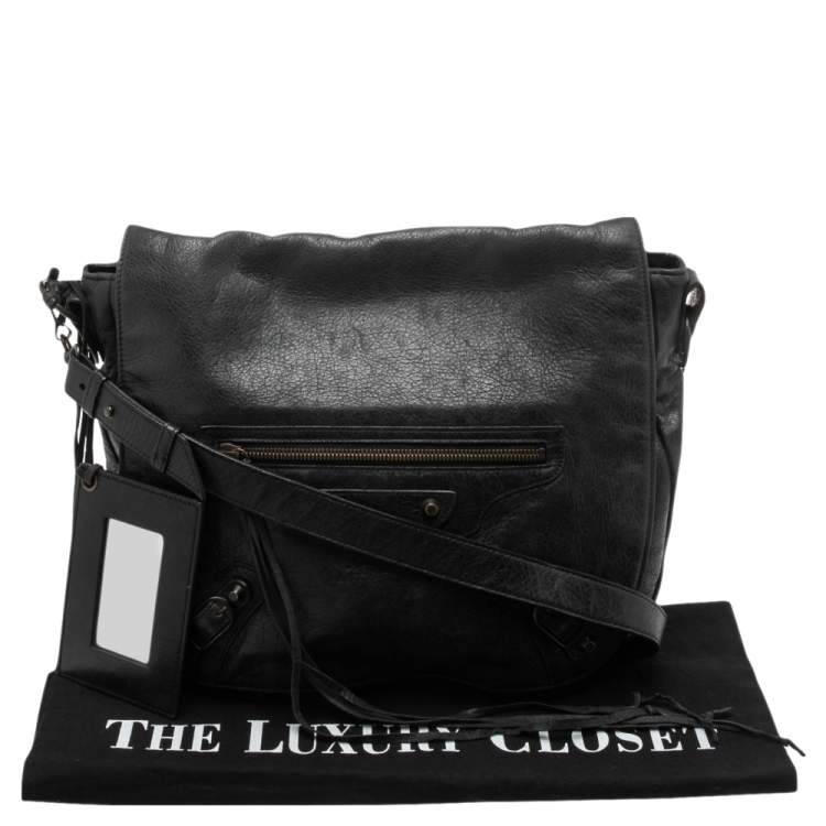 Pre Owned Balenciaga Black Leather Classic Arena Folk Messenger Bag