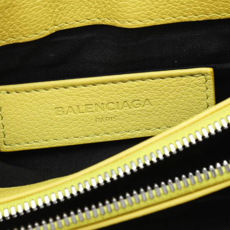 مملوكة مسبقًا Balenciaga Yellow Leather Mini Le Dix Cartable Top Handle Bag