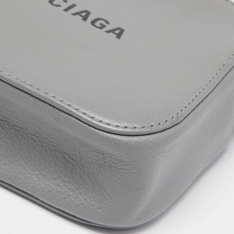 Pre Owned Balenciaga Grey Leather Logo XS Everyday Camera Bag