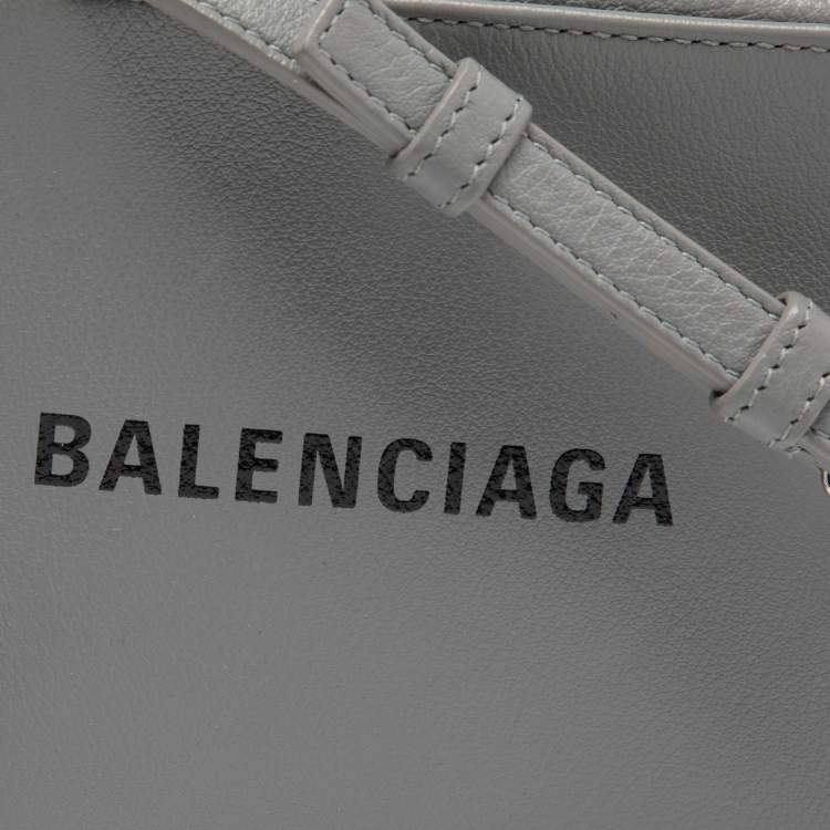 Pre Owned Balenciaga Grey Leather Logo XS Everyday Camera Bag