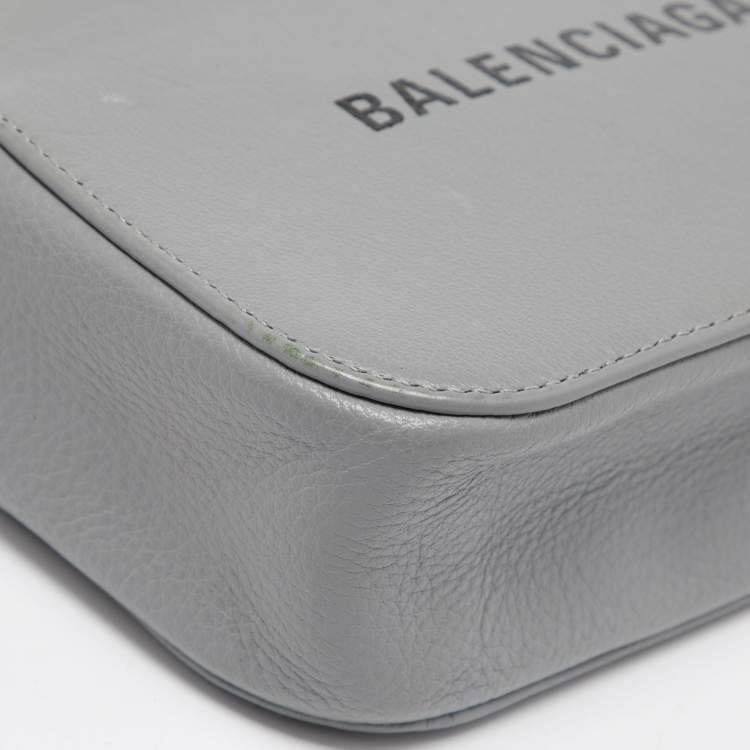 Pre Owned Balenciaga Grey Leather Logo XS Everyday Camera Bag