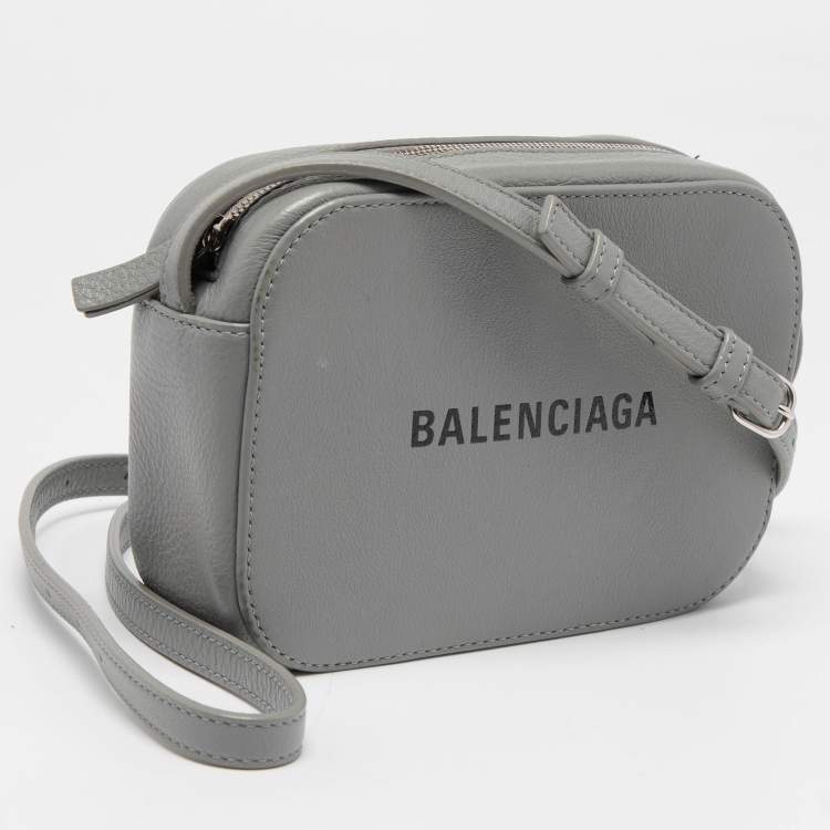 Pre Owned Balenciaga Grey Leather Logo XS Everyday Camera Bag