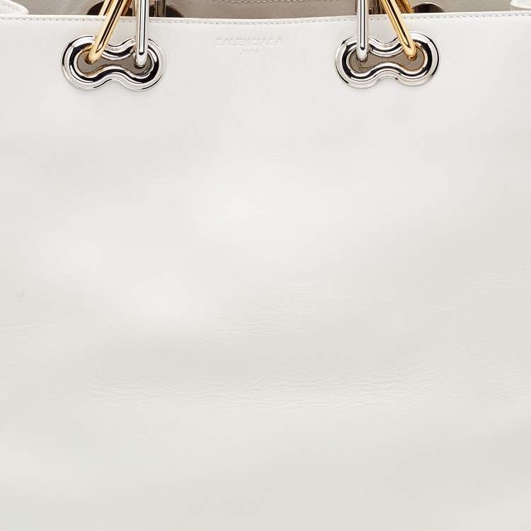 Pre Owned Balenciaga Off White Leather Chain Tote