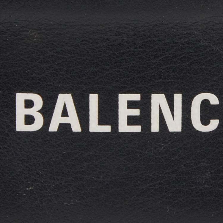 مملوكة مسبقًا Balenciaga Black Leather Zip Card Holder