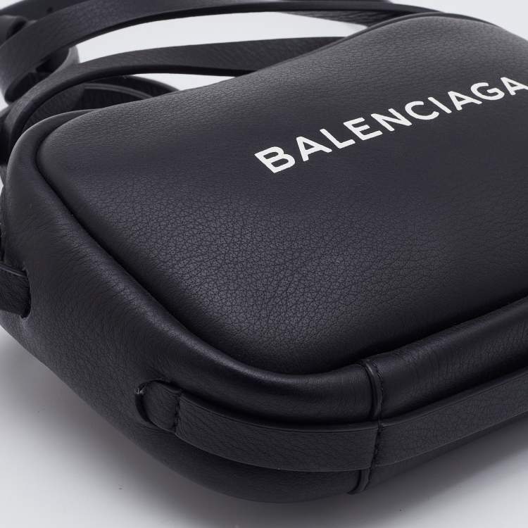 Pre Owned Balenciaga Black Leather Everyday Camera Bag