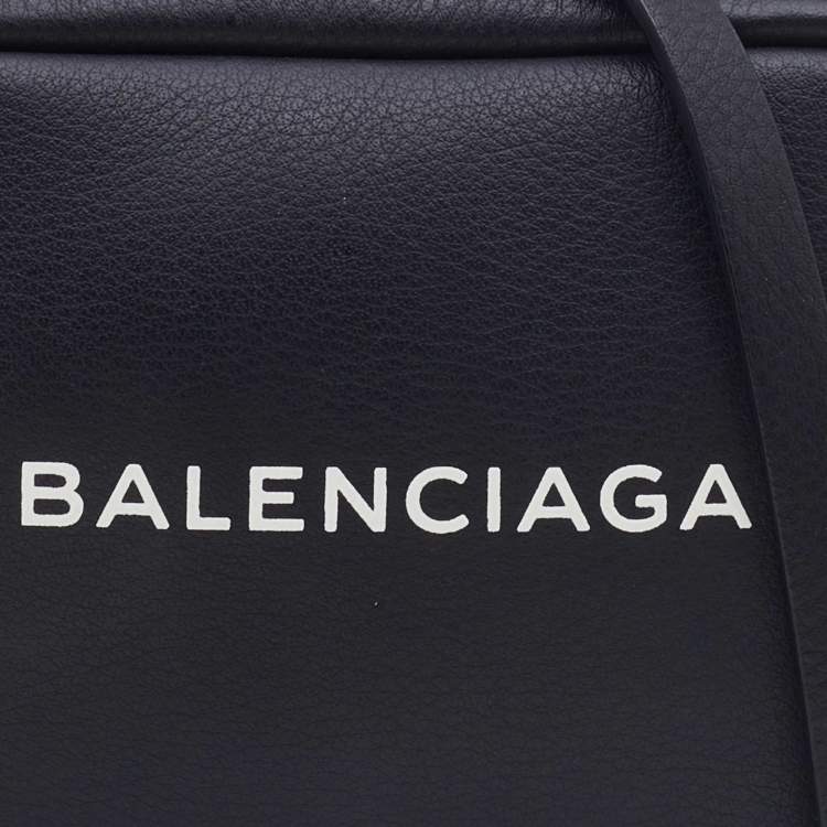 Pre Owned Balenciaga Black Leather Everyday Camera Bag