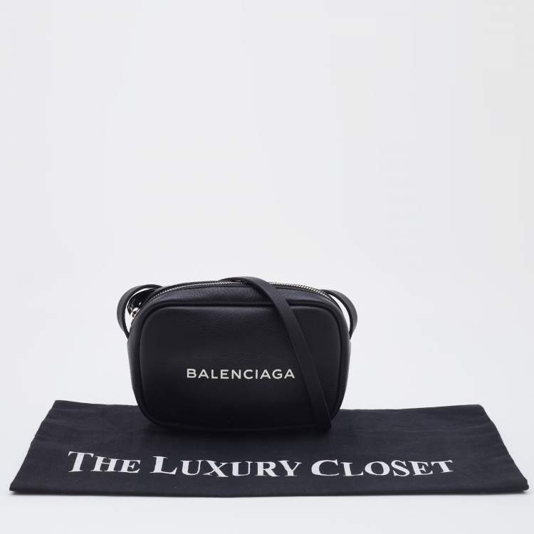 Pre Owned Balenciaga Black Leather Everyday Camera Bag