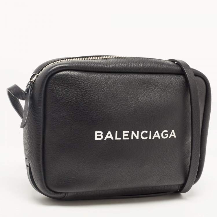 Pre Owned Balenciaga Black Leather Everyday Camera Shoulder Bag