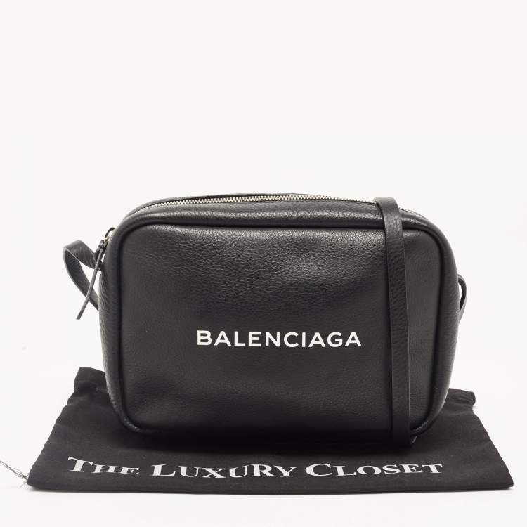 Pre Owned Balenciaga Black Leather Everyday Camera Shoulder Bag