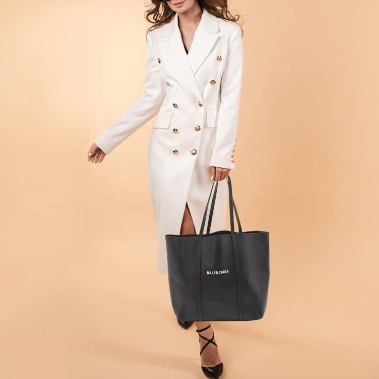 Pre Owned Balenciaga Black Leather Everyday Shopper Tote