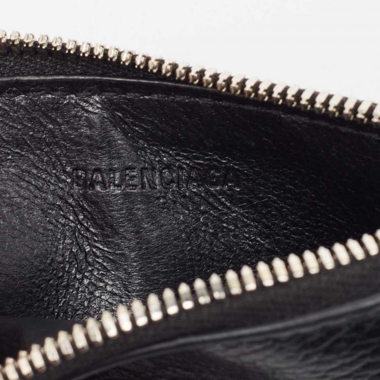 مملوكة مسبقًا Balenciaga Black Leather Logo Zip Card Holder