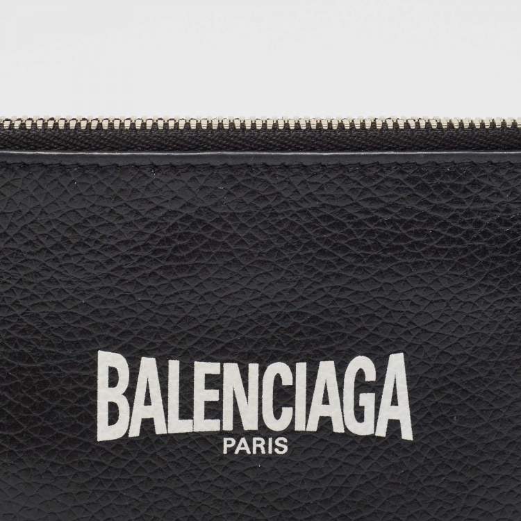 مملوكة مسبقًا Balenciaga Black Leather Logo Zip Card Holder