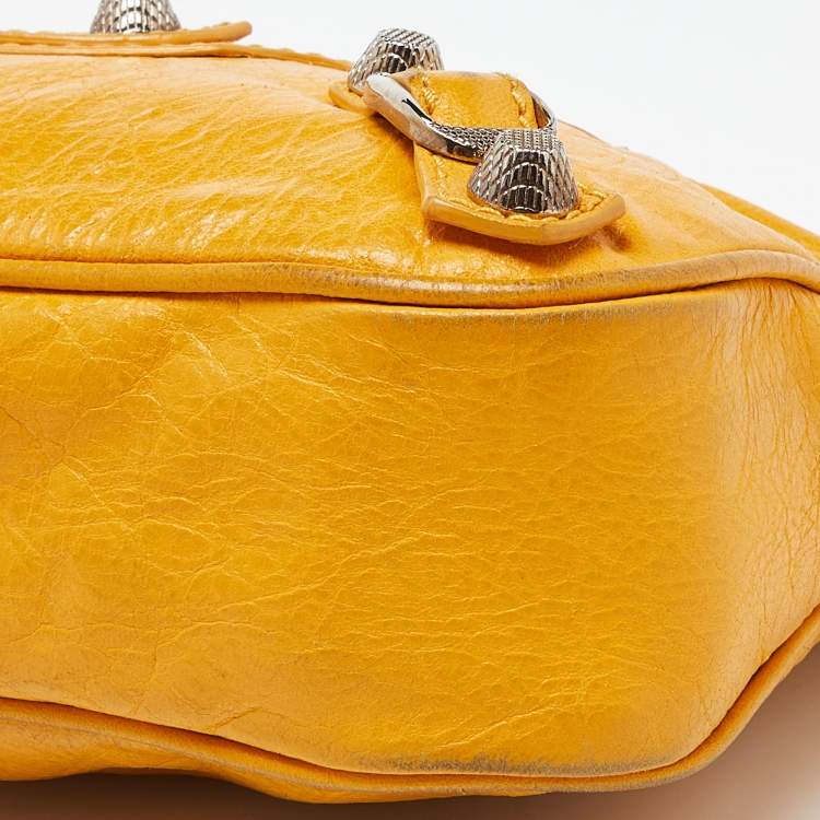 Pre Owned Balenciaga Cumin Leather Classic Hip Crossbody Bag