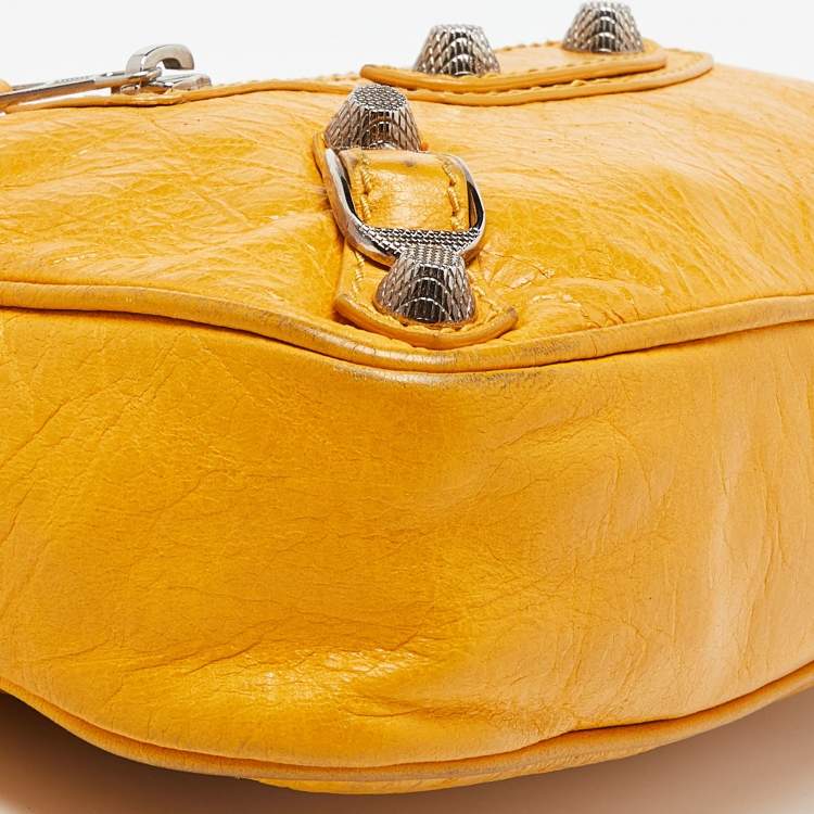 Pre Owned Balenciaga Cumin Leather Classic Hip Crossbody Bag