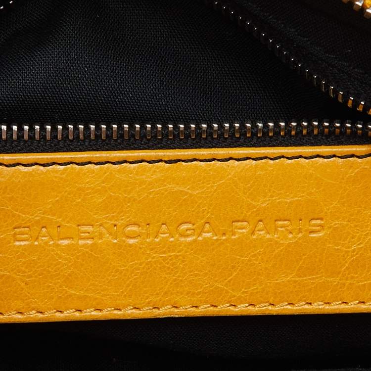 Pre Owned Balenciaga Cumin Leather Classic Hip Crossbody Bag