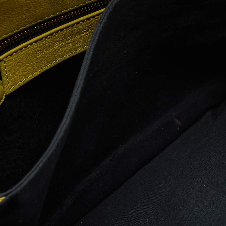 Pre Owned Balenciaga Curry Leather RH Envelope Strap Clutch
