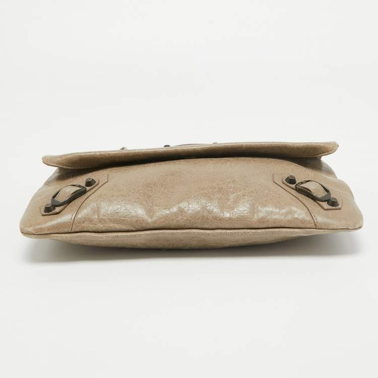 Pre Owned Balenciaga Beige Leather Classic Envelope Clutch