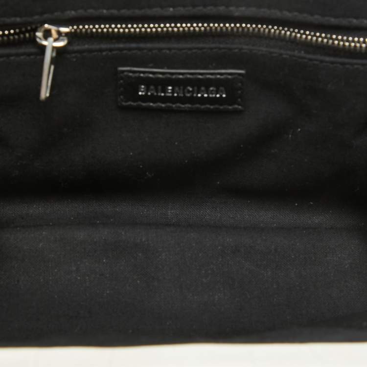 مملوكة مسبقًا Balenciaga White Croc Embossed Leather Cloud Clutch Bag