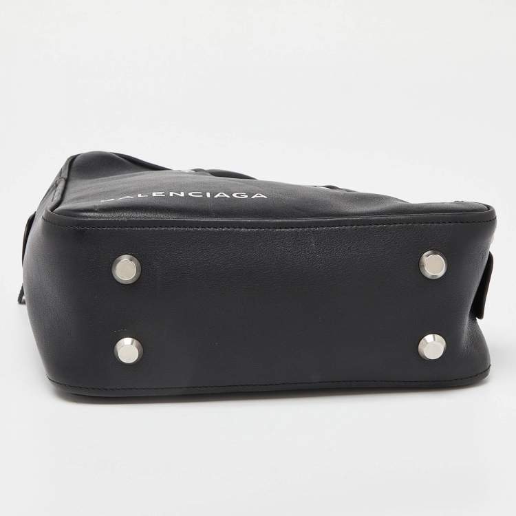 Pre Owned Balenciaga Black Leather Small Triangle Duffle Bag