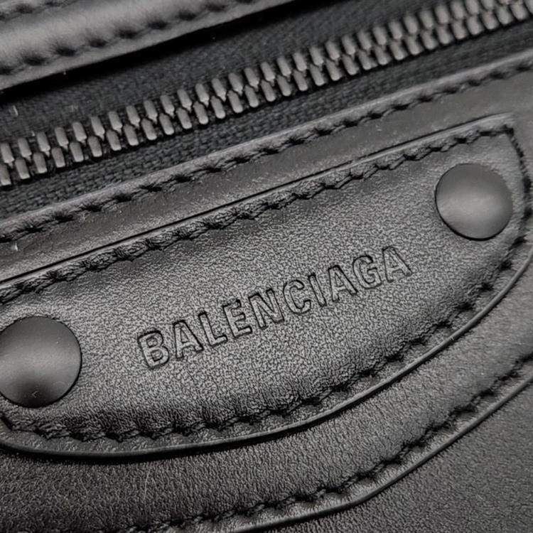 Pre Owned Balenciaga Black Leather Neo Classic Satchel