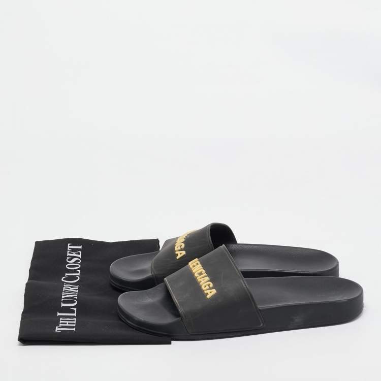 مملوكة مسبقًا Balenciaga Black Rubber Embossed Logo Pool Slides Size 41