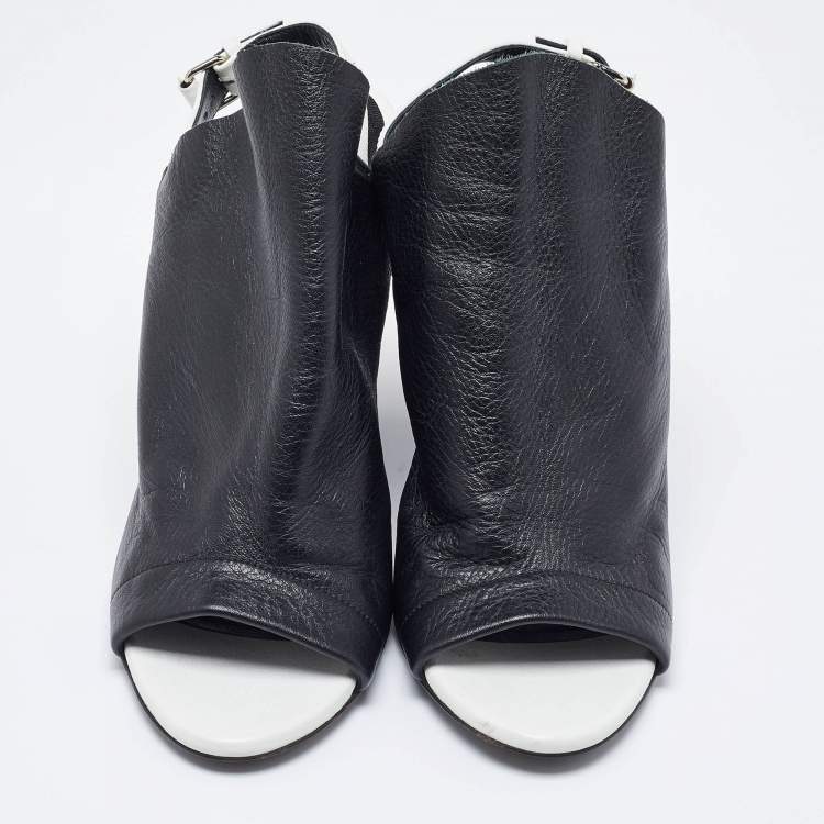 Pre Owned Balenciaga Black/White Leather Glove Sandals Size 38