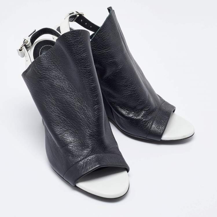 Pre Owned Balenciaga Black/White Leather Glove Sandals Size 38