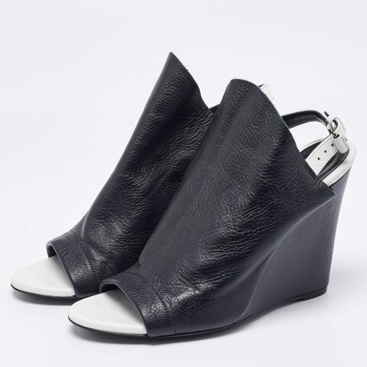 Pre Owned Balenciaga Black/White Leather Glove Sandals Size 38
