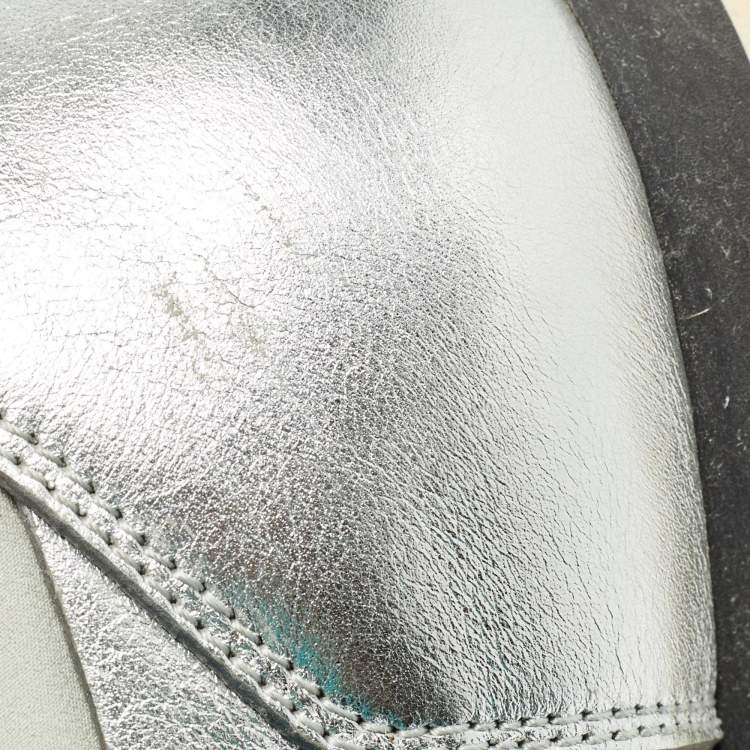 Pre Owned Balenciaga Silver/Grey Leather and Knit Fabric Race Runner Sneakers Size 40