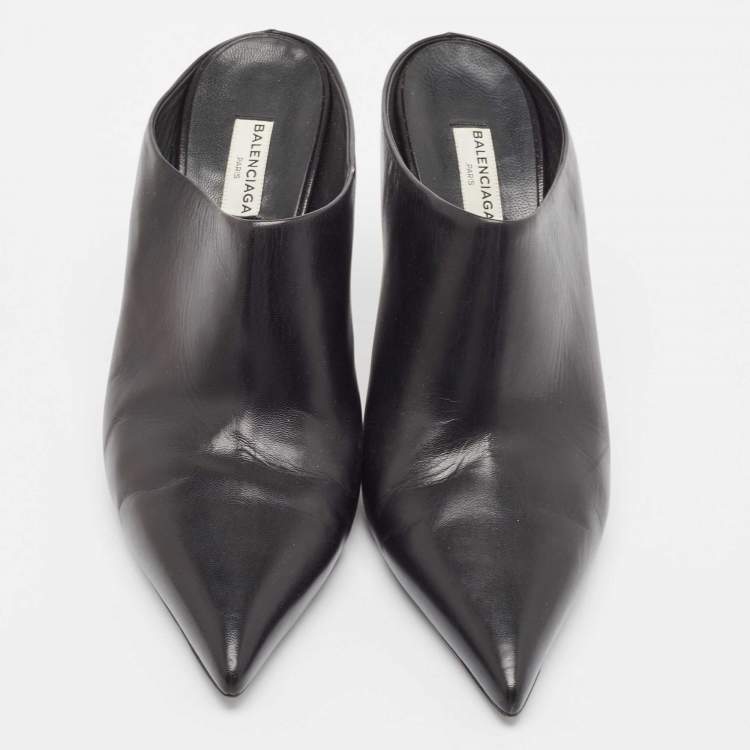 Pre Owned Balenciaga Black Leather Mule  Sandals Size 40