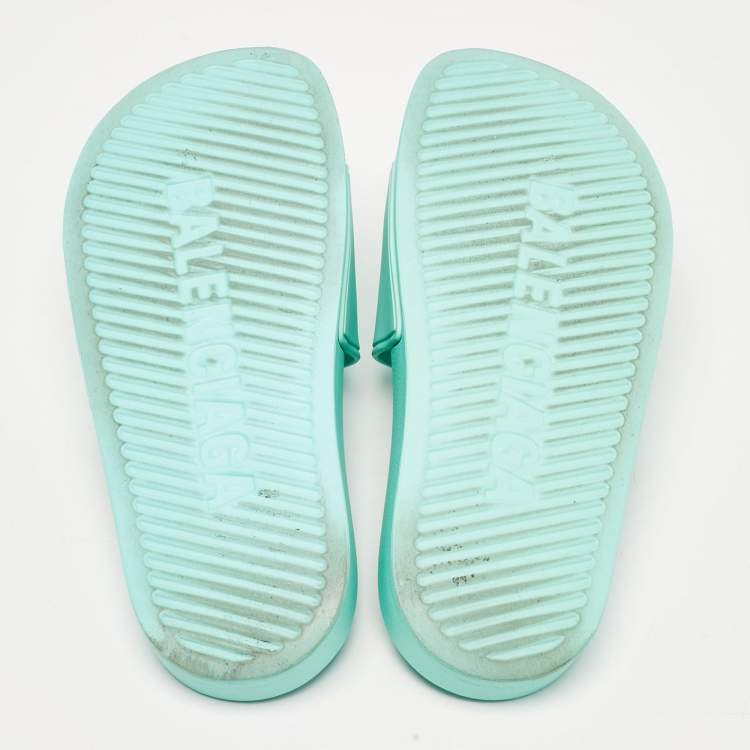 Pre Owned Balenciaga Blue Rubber Pool Slides Size 35 
