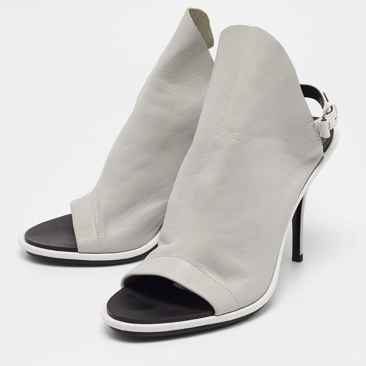 Pre Owned Balenciaga Grey/White Leather Glove Ankle Strap Sandals Size 40