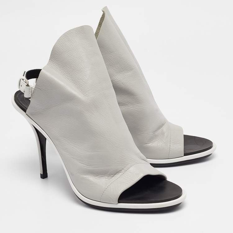 Pre Owned Balenciaga Grey/White Leather Glove Ankle Strap Sandals Size 40